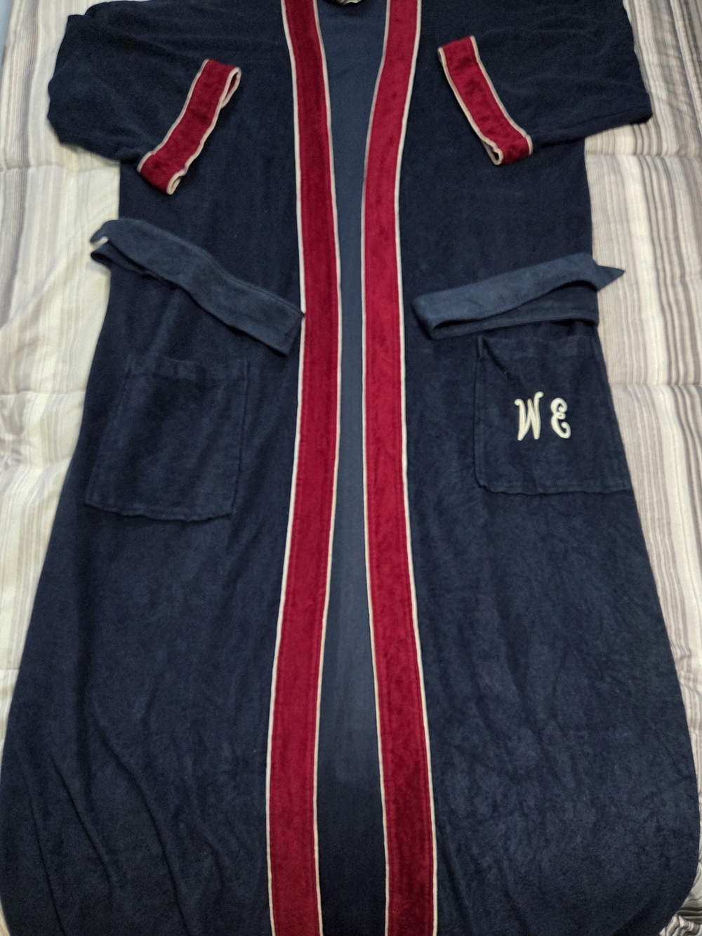 Vintage 1970s/1980s Harcourt Men's Velour Robe – Navy Blue with Burgundy Trim